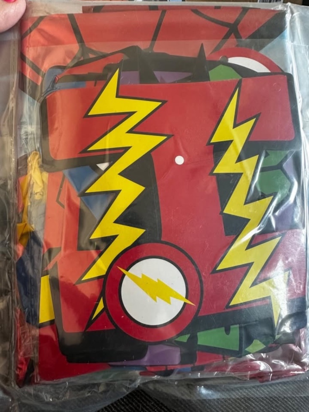 NEW in package Superhero party decorations! - Picture 8 of 9